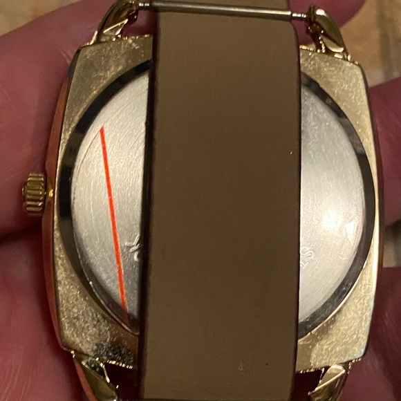 Beautiful Gossip Watch - Picture 3 of 6